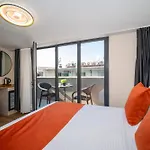 Robin Otel *