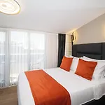 Robin * Κωνσταντινούπολη